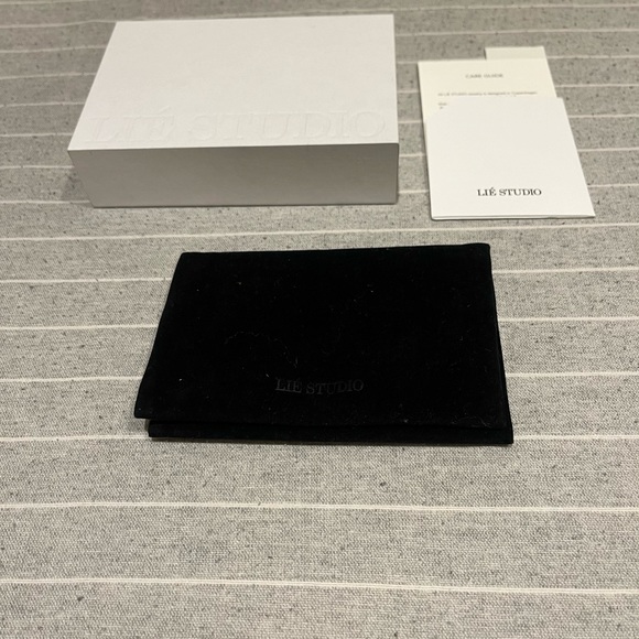 Lie Studio. The Esther Earrings. Gold. - Picture 7 of 8